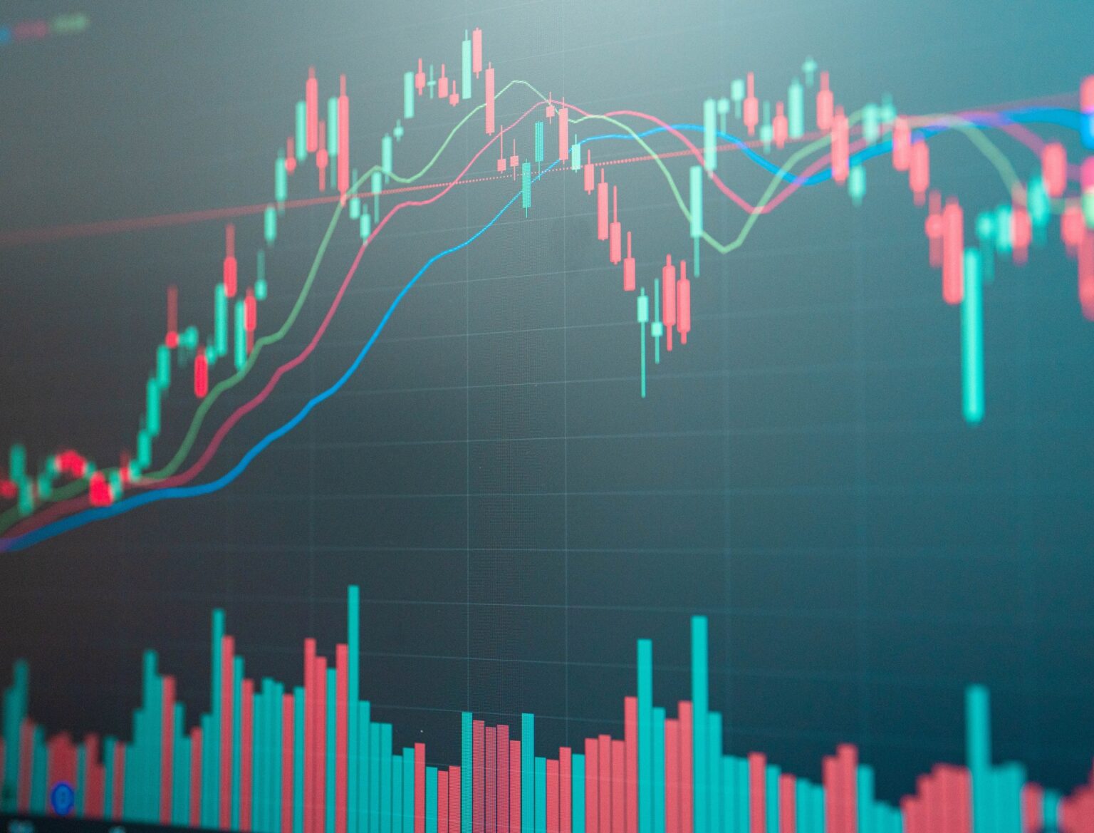 XRP price structure points to a final shakeout before a possible surge